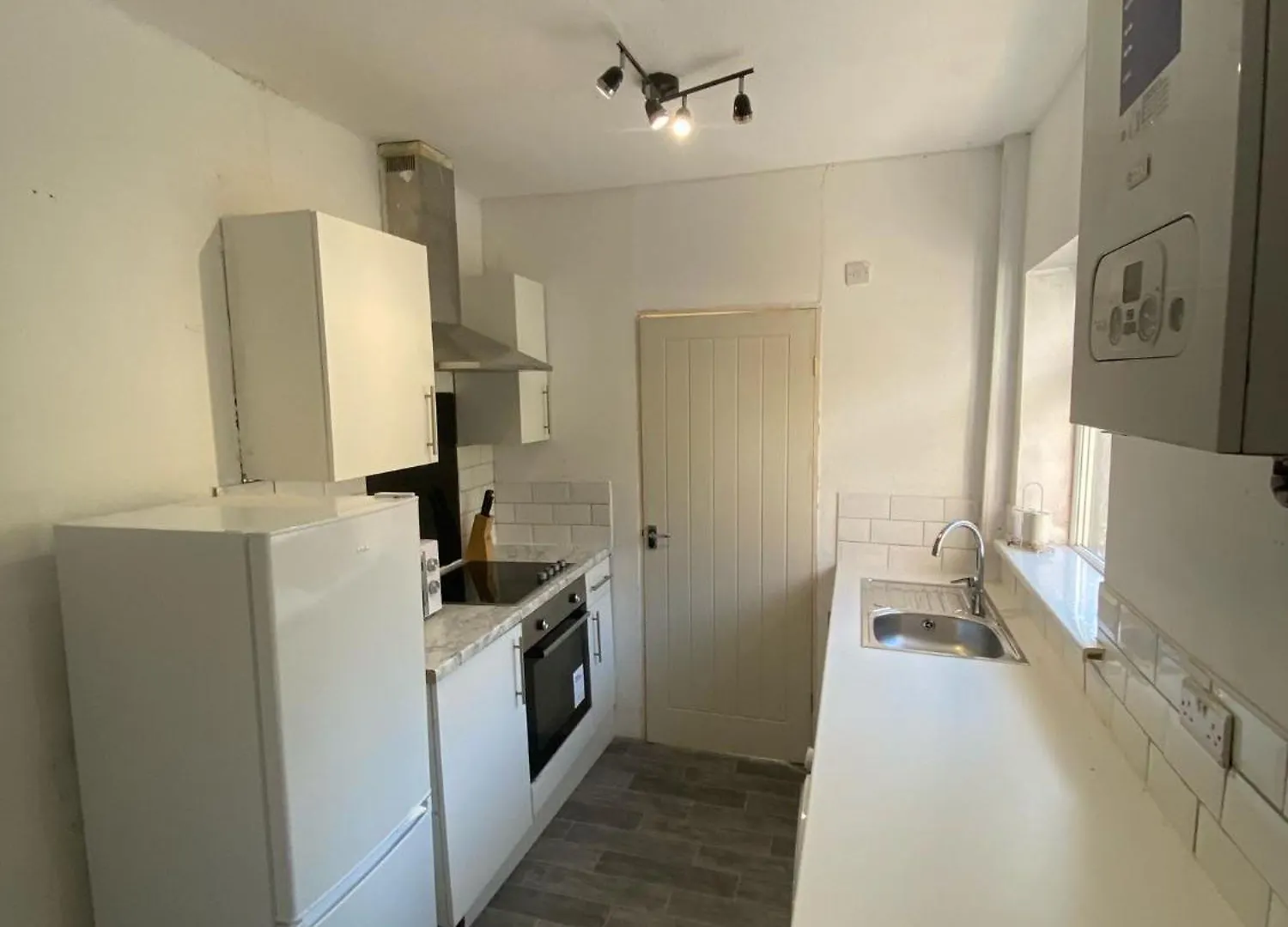 Comfy Living, 2X Bathrooms, 2X Kitchen Nottingham Holiday home